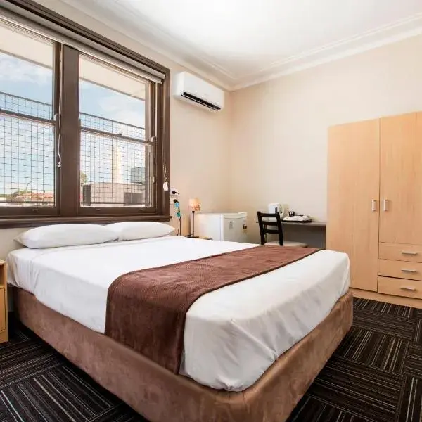 Toongabbie Hotel to Sydney Airport (SYD) premium and luxurious chauffeur service