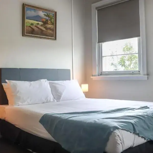 Tates Hotel Windsor to Sydney Airport (SYD) premium and luxurious chauffeur service