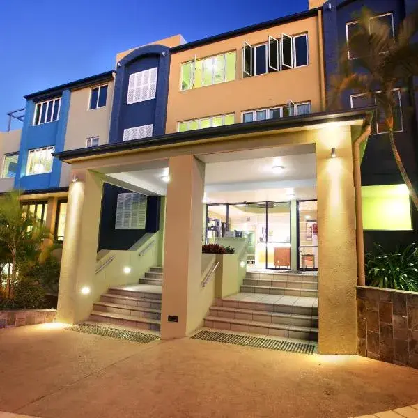 Caloundra Central Apartment Hotel Official to Brisbane Airport (BNE) premium and luxurious chauffeur service