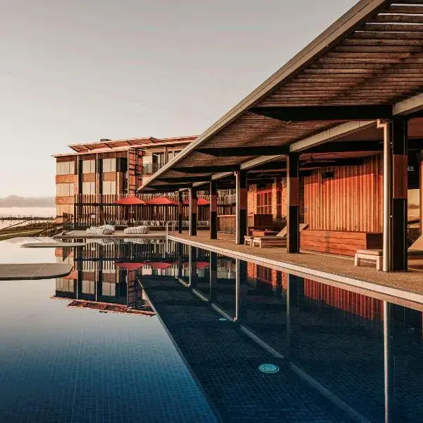 The Sebel Yarrawonga Silverwoods to Melbourne Airport premium and luxurious chauffeur service