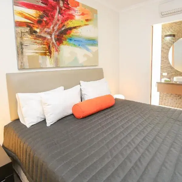 Indulge Apartments - Ontario to Melbourne Airport premium and luxurious chauffeur service