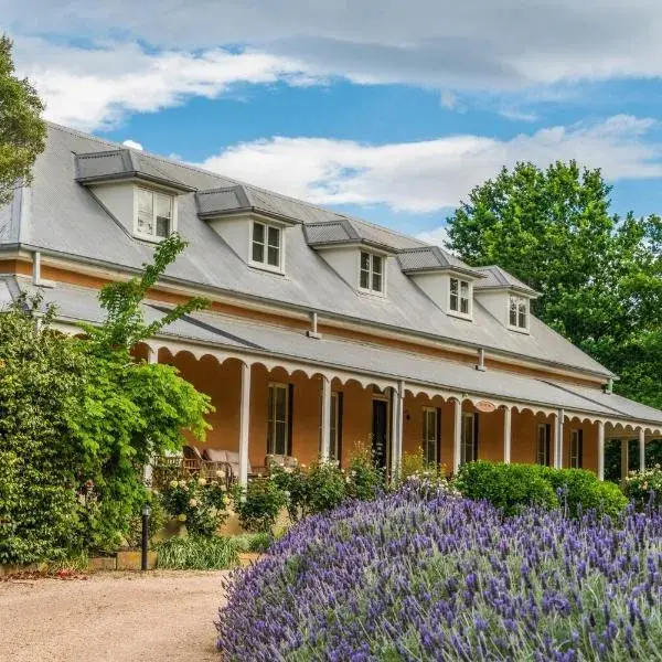 Fitzroy Inn Historic Retreat Mittagong to Sydney Airport (SYD) premium and luxurious chauffeur service
