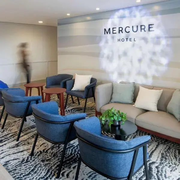 Mercure Sydney Manly Warringah to Sydney Airport (SYD) premium and luxurious chauffeur service