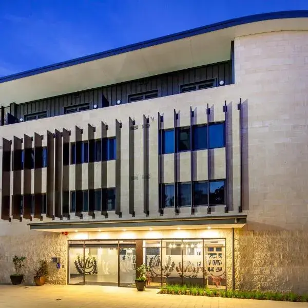 St Catherine's on Park to Perth Airport (PER) premium and luxurious chauffeur service