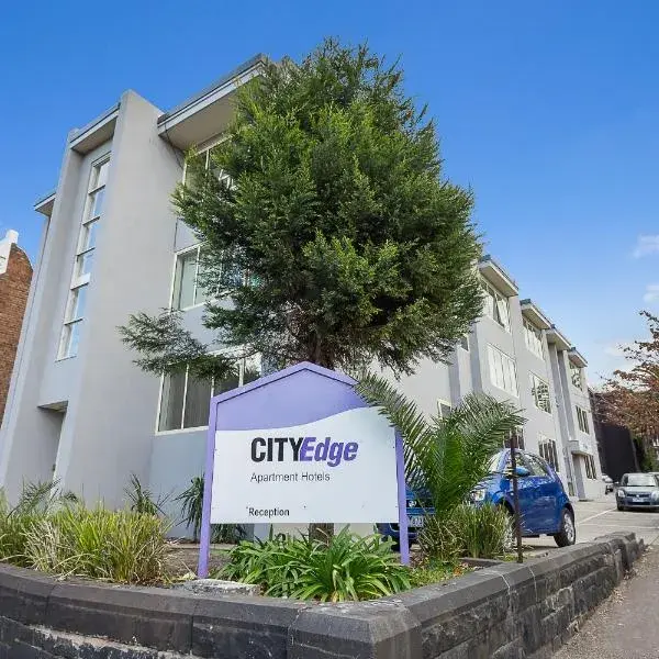 City Edge East Melbourne Apartment Hotel to Melbourne Airport premium and luxurious chauffeur service