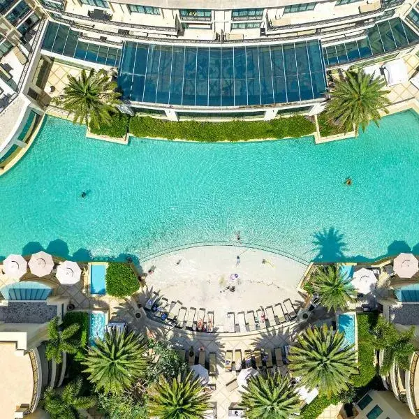 Imperial Hotel Gold Coast to Brisbane Airport (BNE) premium and luxurious chauffeur service