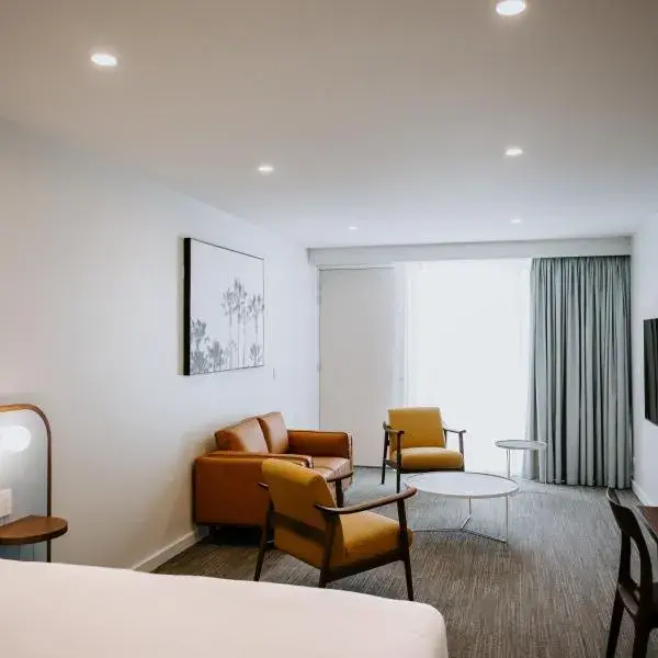 Peninsula Hotel Motel to Adelaide Airport (ADL) premium and luxurious chauffeur service