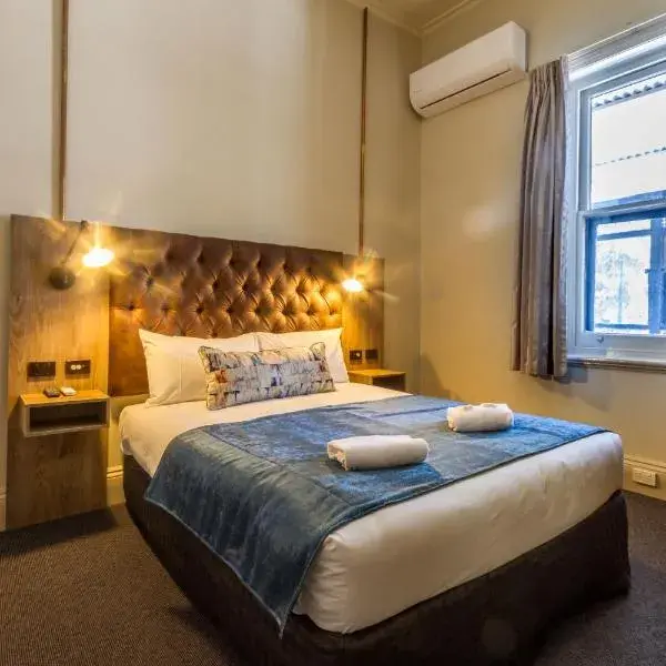 Pretoria Hotel to Adelaide Airport (ADL) premium and luxurious chauffeur service