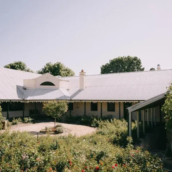 Flowerdale Estate to Melbourne Airport premium and luxurious chauffeur service