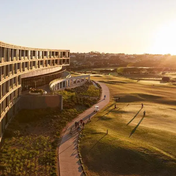 RACV Torquay Resort to Melbourne Airport premium and luxurious chauffeur service