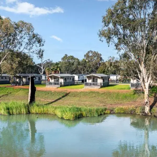 Discovery Parks - Mildura, Buronga Riverside to Melbourne Airport premium and luxurious chauffeur service