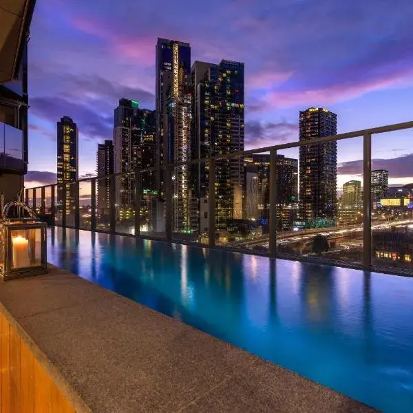 Imagine Marco to Melbourne Airport premium and luxurious chauffeur service