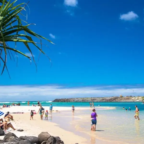Sea Mist Palms to Brisbane Airport (BNE) premium and luxurious chauffeur service
