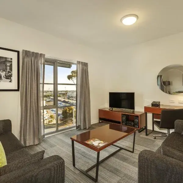 Quest Melbourne Airport to Melbourne Airport premium and luxurious chauffeur service