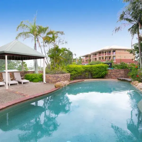 Toowong Villas to Brisbane Airport (BNE) premium and luxurious chauffeur service