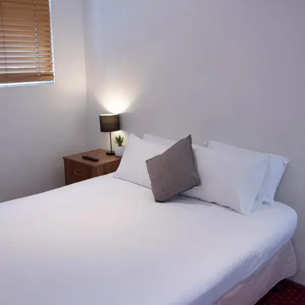 Wiley Park Hotel to Sydney Airport (SYD) premium and luxurious chauffeur service