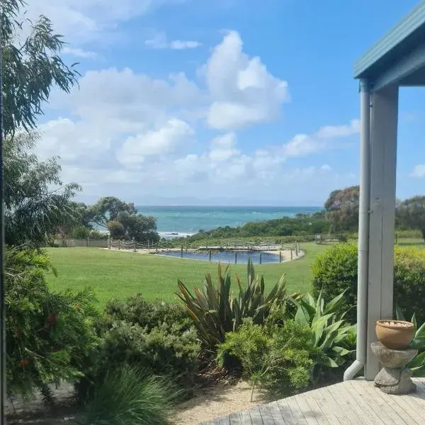 Bear Gully Coastal Cottages to Melbourne Airport premium and luxurious chauffeur service