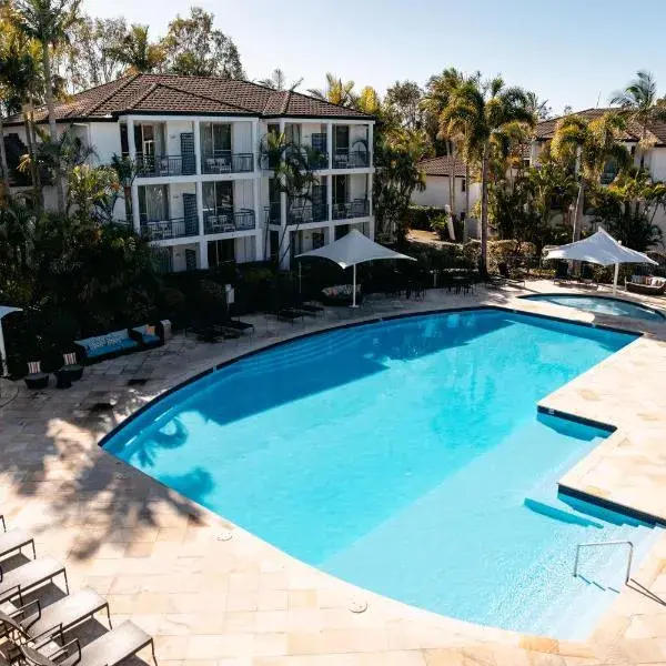 Mercure Gold Coast Resort to Brisbane Airport (BNE) premium and luxurious chauffeur service