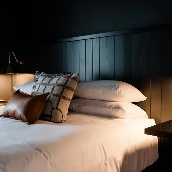 The Victoria Hotel Rutherglen to Melbourne Airport premium and luxurious chauffeur service