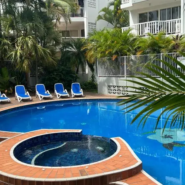 Cascade Gardens Apartments to Brisbane Airport (BNE) premium and luxurious chauffeur service