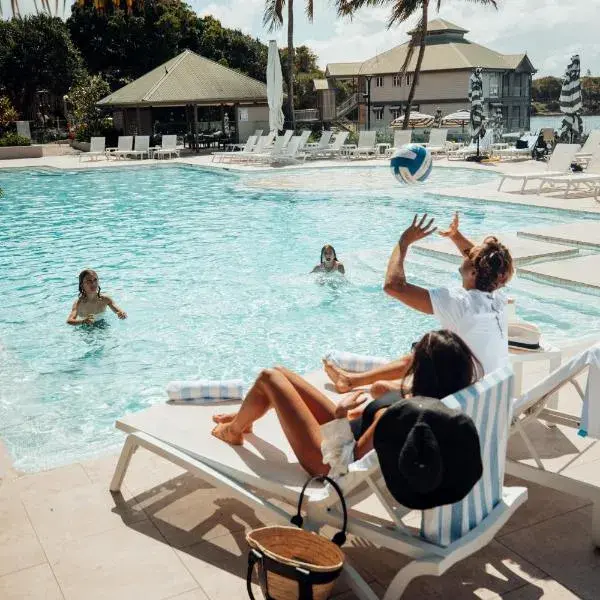 Novotel Sunshine Coast Resort to Brisbane Airport (BNE) premium and luxurious chauffeur service