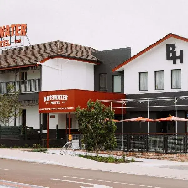 Quality Hotel Bayswater to Perth Airport (PER) premium and luxurious chauffeur service