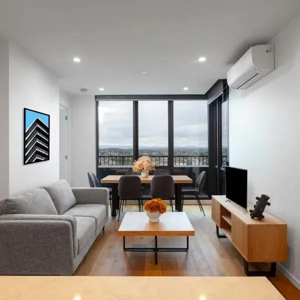 Samma - Linden Apartments in Ivanhoe to Melbourne Airport premium and luxurious chauffeur service