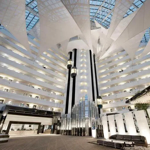 Crown Metropol Perth to Perth Airport (PER) premium and luxurious chauffeur service