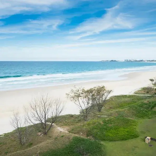 San Simeon Beachfront Apartments Tugun to Brisbane Airport (BNE) premium and luxurious chauffeur service