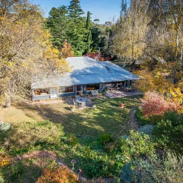 Braeside Mount Macedon Country Retreat Bed and Breakfast to Melbourne Airport premium and luxurious chauffeur service
