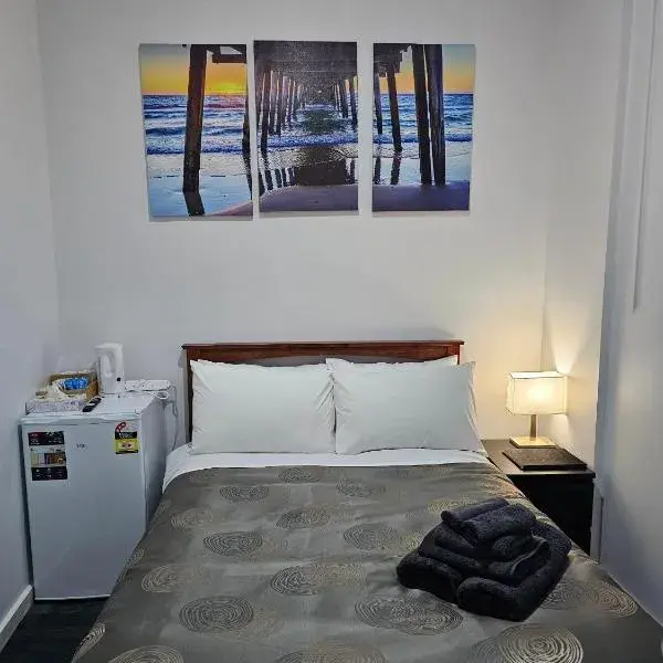 Minlaton Hotel to Adelaide Airport (ADL) premium and luxurious chauffeur service