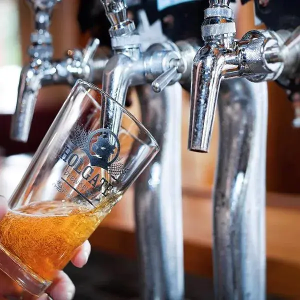 Holgate Brewhouse to Melbourne Airport premium and luxurious chauffeur service