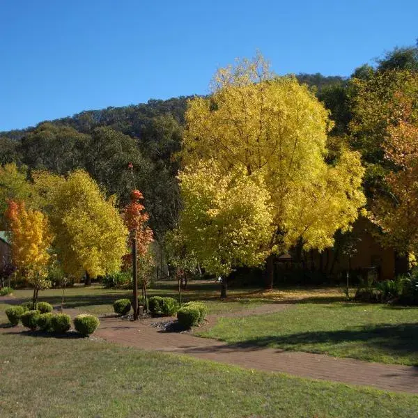 Willowlake Cottages to Melbourne Airport premium and luxurious chauffeur service