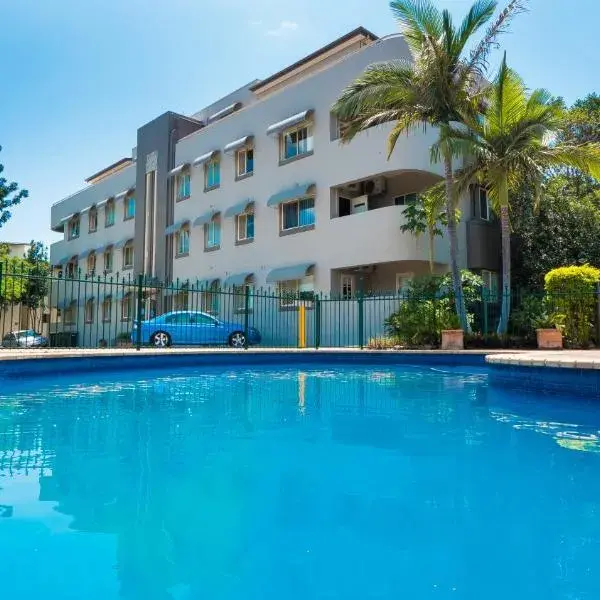 Hampton Court Apartments to Brisbane Airport (BNE) premium and luxurious chauffeur service