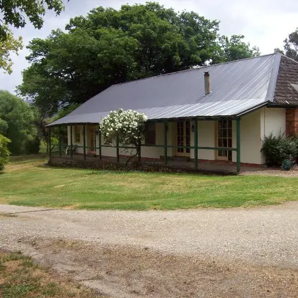 Colonial Inn Guest Rooms to Melbourne Airport premium and luxurious chauffeur service