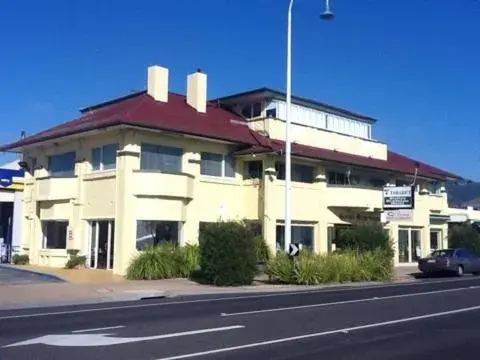 Stella's Dromana Hotel to Melbourne Airport premium and luxurious chauffeur service