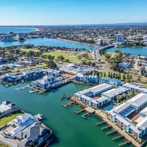 C Mandurah Apartment Resort to Perth Airport (PER) premium and luxurious chauffeur service