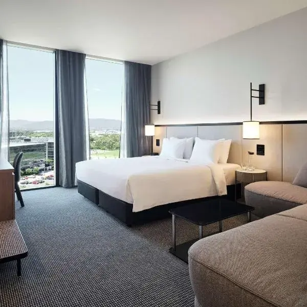 Hyatt Place Melbourne Caribbean Park to Melbourne Airport premium and luxurious chauffeur service