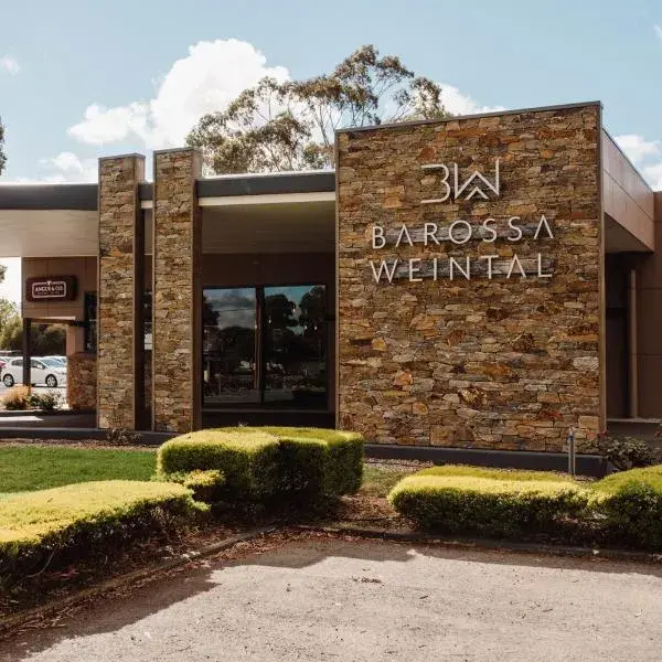 Barossa Weintal Hotel to Adelaide Airport (ADL) premium and luxurious chauffeur service