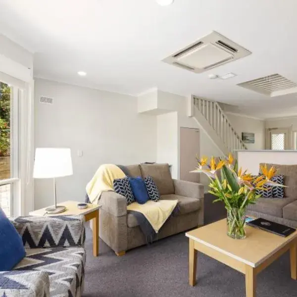 Island Breeze Resort to Melbourne Airport premium and luxurious chauffeur service