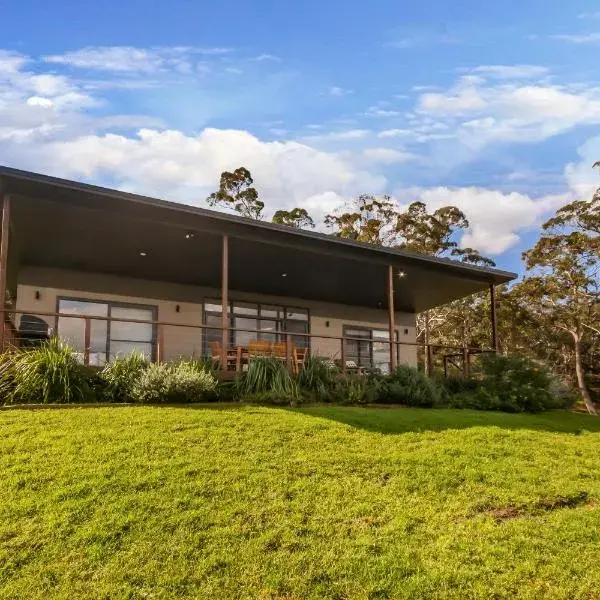 Glenworth Valley Wilderness Adventures to Sydney Airport (SYD) premium and luxurious chauffeur service
