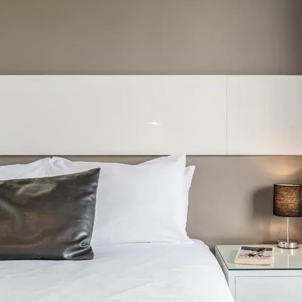 Punthill Oakleigh to Melbourne Airport premium and luxurious chauffeur service