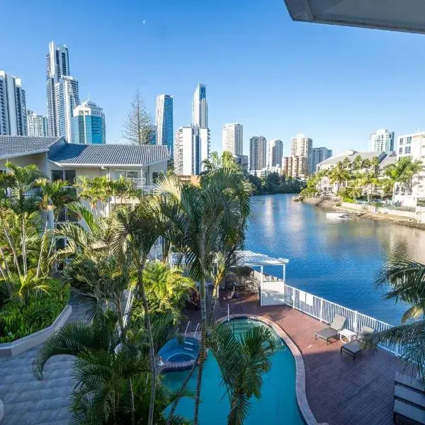 Surfers Del Rey to Brisbane Airport (BNE) premium and luxurious chauffeur service