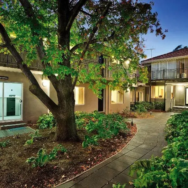 Brighton Serviced Apartments to Melbourne Airport premium and luxurious chauffeur service