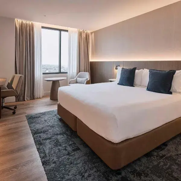Rydges North Sydney to Sydney Airport (SYD) premium and luxurious chauffeur service