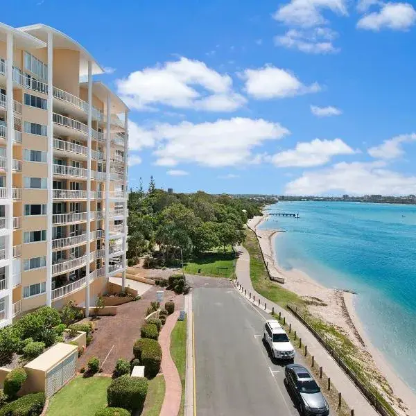 Riviere on Golden Beach to Brisbane Airport (BNE) premium and luxurious chauffeur service