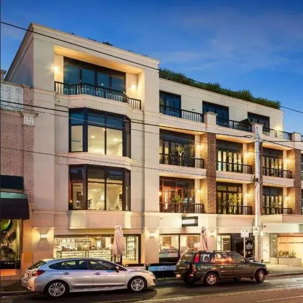 Corporate Living Accommodation Hawthorn to Melbourne Airport premium and luxurious chauffeur service