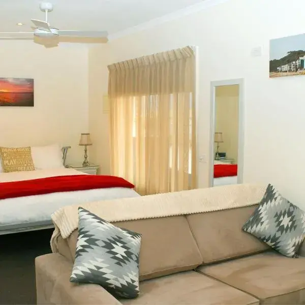 Dromana Beach Getaway to Melbourne Airport premium and luxurious chauffeur service