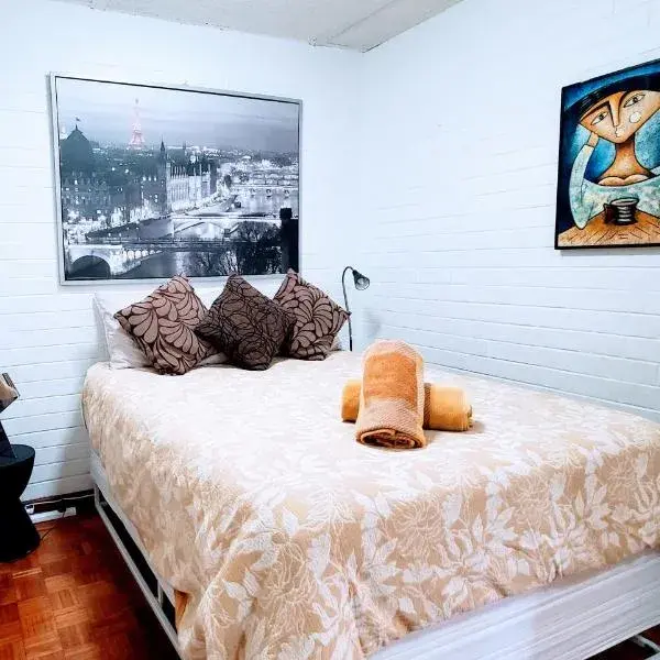 Quaint & Tranquil Subiaco 1 Bedroom Apartment to Perth Airport (PER) premium and luxurious chauffeur service