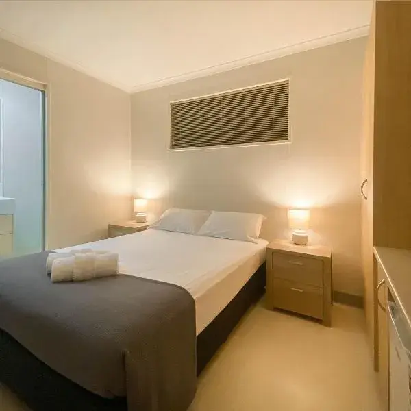 Lake Tyrrell Accommodation LTA to Melbourne Airport premium and luxurious chauffeur service